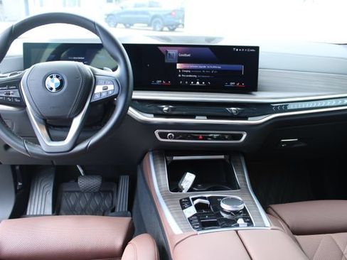 Used 2024 BMW X5 xDrive50e w/ Parking Assistance Package AWD/4WD image 19