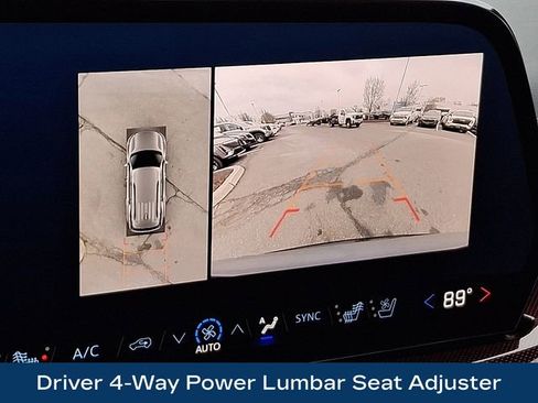 Used 2025 Chevrolet Traverse RS image 23