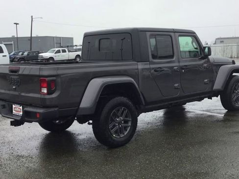 New 2025 Jeep Gladiator Sport image 8