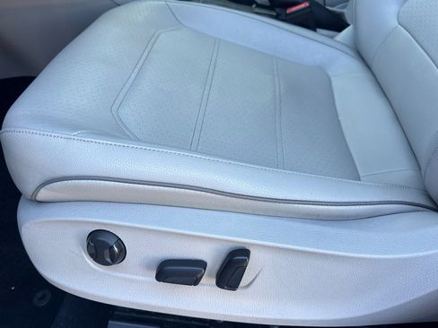 Used 2017 Volkswagen Passat 1.8T SE w/ SE Lighting Package image 14