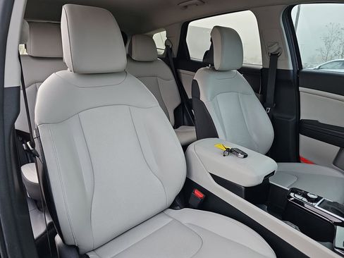 Used 2023 Kia Sportage EX image 12