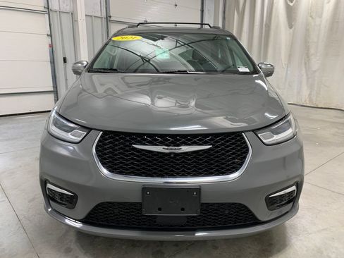 Used 2021 Chrysler Pacifica Limited w/ Premium & Safety Sphere Group AWD/4WD image 35