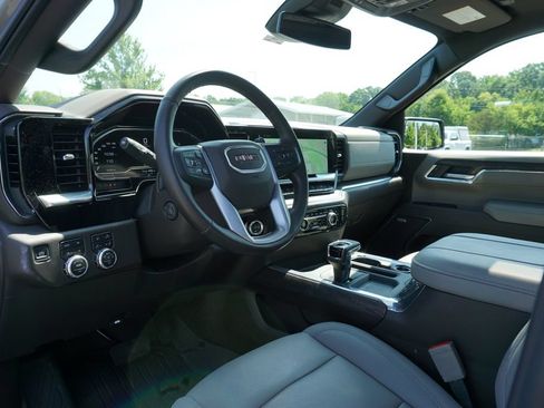 Used 2025 GMC Sierra 1500 SLT w/ SLT Premium Plus Package AWD/4WD image 10