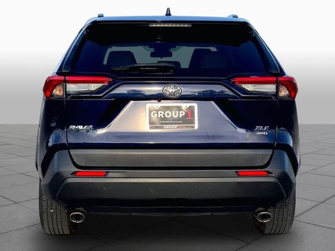 Used 2021 Toyota RAV4 XLE AWD/4WD image 5