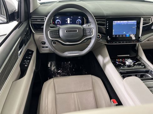 Used 2022 Jeep Wagoneer Series III w/ Flexible Seating Group image 22
