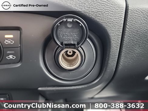 Used 2023 Nissan Frontier SV w/ Technology Package image 17