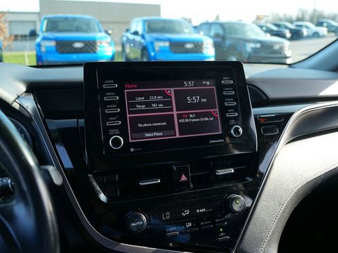 Used 2021 Toyota Camry SE image 13