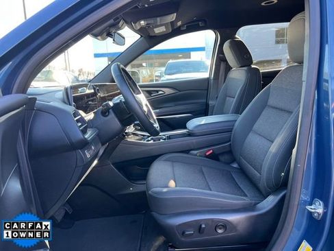 Used 2025 Chevrolet Traverse LT image 21