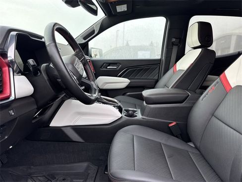 Used 2024 GMC Canyon AT4X image 11