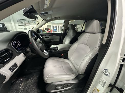 New 2025 Honda Pilot EX-L image 8