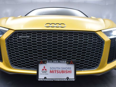Used 2017 Audi R8 V10 w/ Carbon Exterior Package AWD/4WD image 15