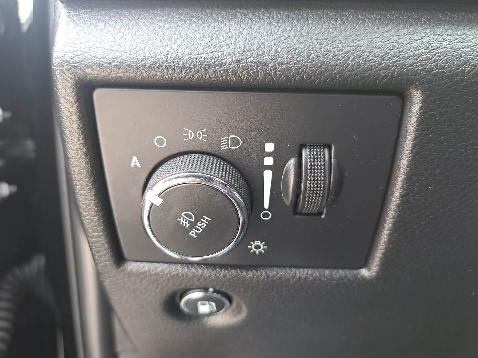Used 2020 Jeep Grand Cherokee Limited X AWD/4WD image 29