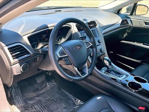 Used 2013 Ford Fusion SE FWD image 18