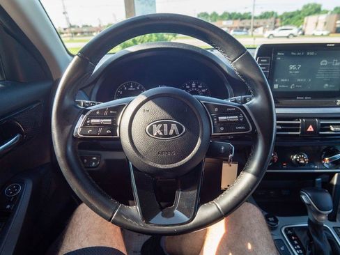 Used 2021 Kia Seltos S AWD/4WD image 19