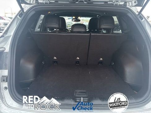 Used 2024 Jeep Compass Latitude image 11