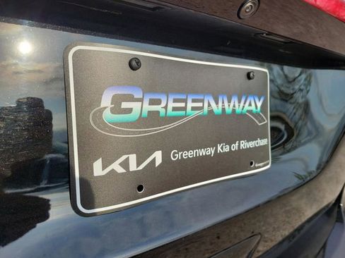 Used 2025 Chrysler Pacifica Select FWD image 36
