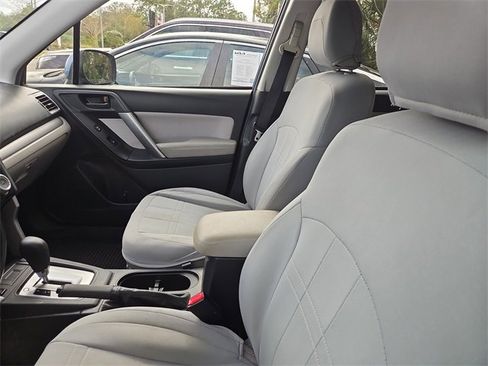 Used 2016 Subaru Forester 2.5i Premium image 4