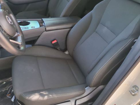 Used 2024 Nissan Rogue S FWD image 17
