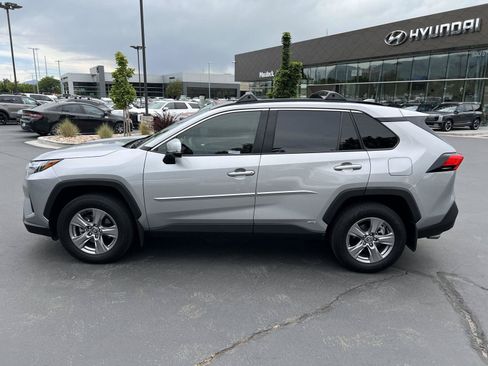 Used 2024 Toyota RAV4 XLE AWD/4WD image 12