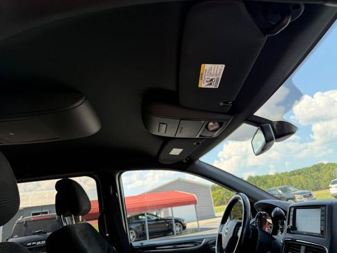 Used 2020 Dodge Grand Caravan SE FWD image 23