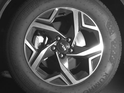 Used 2025 Kia Sportage LX image 12