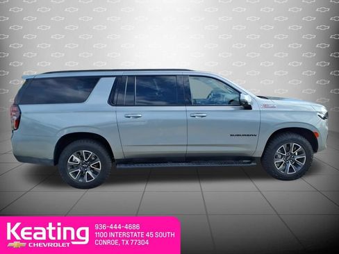 Used 2023 Chevrolet Suburban Z71 w/ Luxury Package AWD/4WD image 4