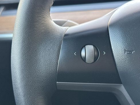 Used 2021 Tesla Model Y Long Range image 26