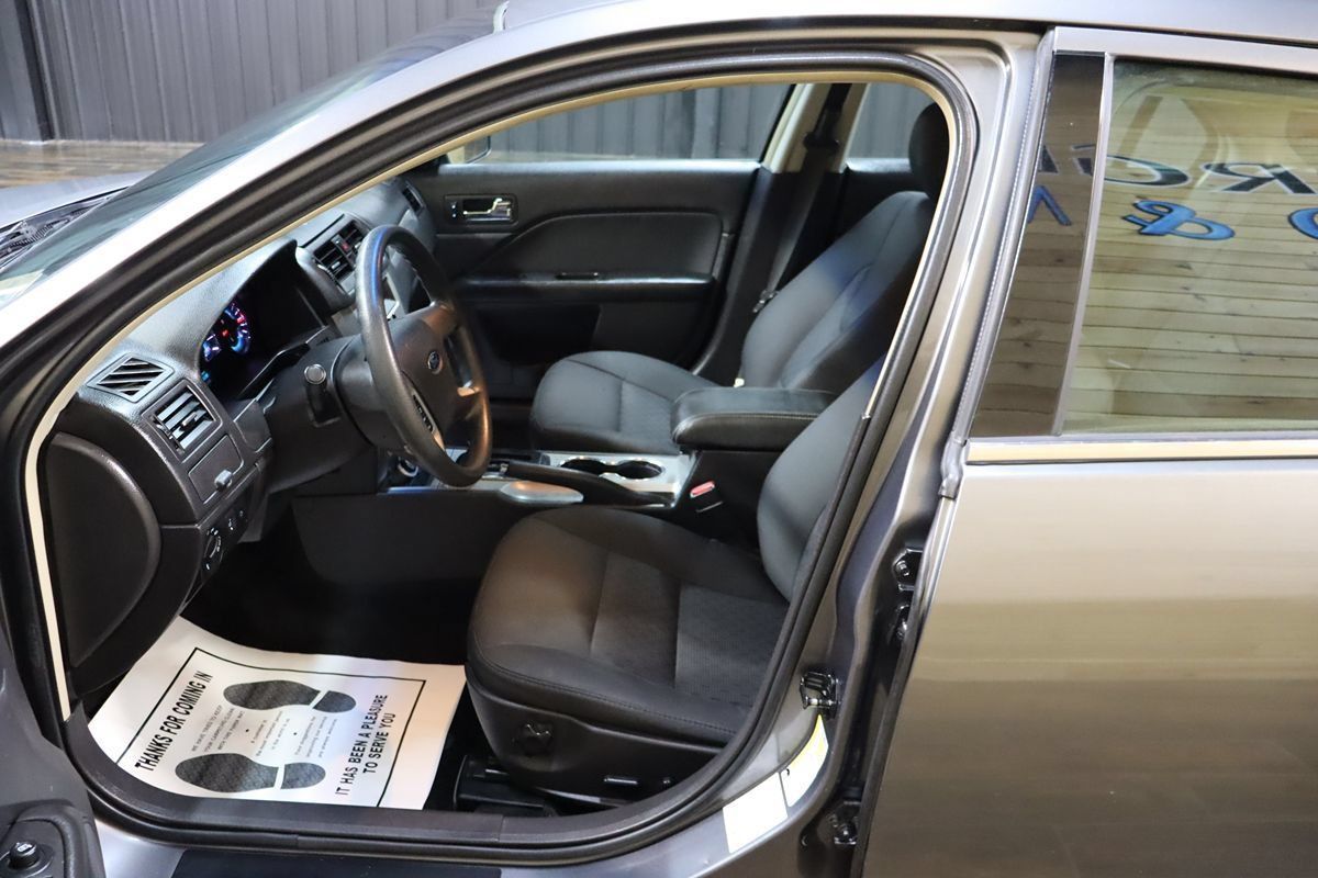 Used 2011 Ford Fusion SE w/ 201A Rapid Spec Order Code FWD image 31