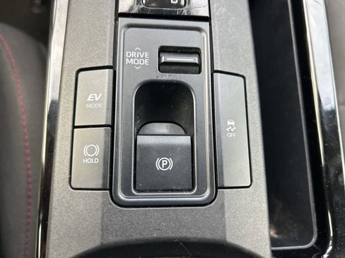 Used 2024 Toyota Prius Prime SE image 33