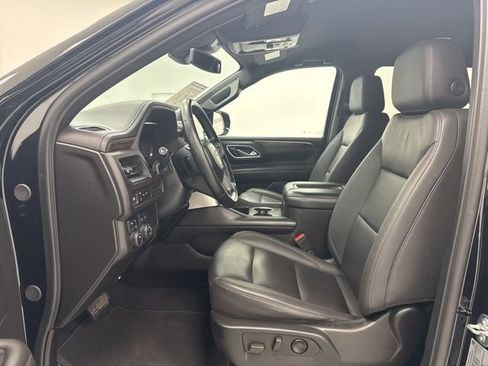 Used 2024 Chevrolet Suburban LT image 25