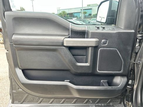 Used 2018 Ford F150 Platinum w/ Equipment Group 701A Luxury AWD/4WD image 9