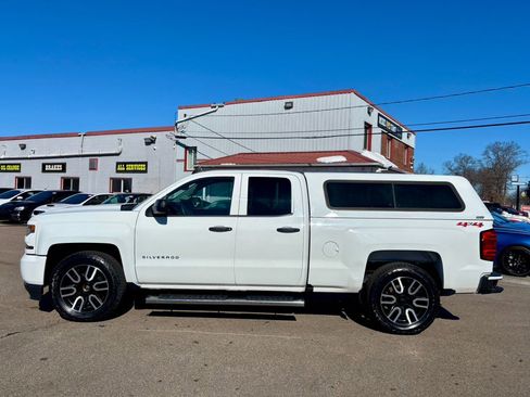 Used 2018 Chevrolet Silverado 1500 Custom w/ Custom Value Package image 5