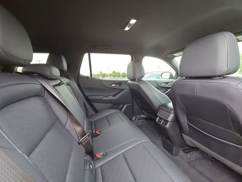 Used 2025 Chevrolet Equinox LT w/ Convenience Package II FWD image 27