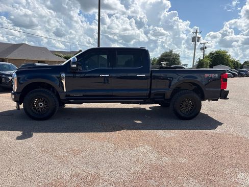 Used 2023 Ford F250 Platinum w/ FX4 Off-Road Package AWD/4WD image 2