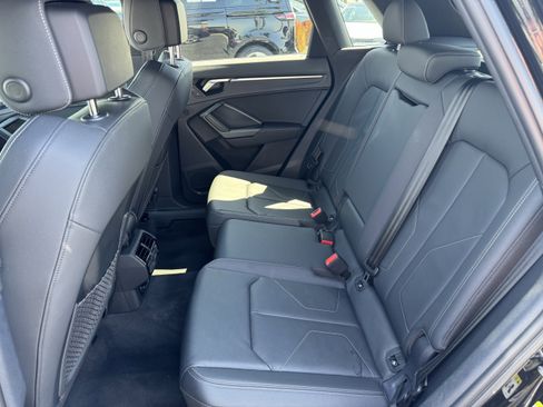 Used 2021 Audi Q3 2.0T Premium w/ Convenience Package AWD/4WD image 30