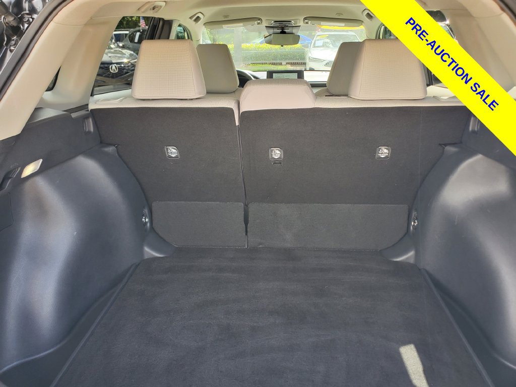 Used 2026 Toyota Corolla Cross LE FWD image 8