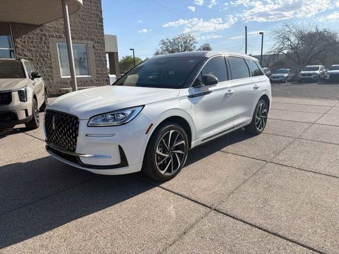 Used 2023 Lincoln Corsair Grand Touring AWD/4WD image 1