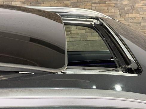 Used 2022 Hyundai Palisade Calligraphy image 2