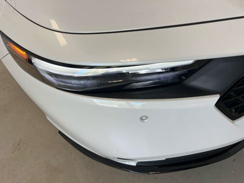 Used 2023 Honda Accord EX-L image 9