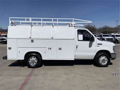 Used 2011 Ford E-350 and Econoline 350 Super Duty w/ PWR Locks & Windows Group image 5