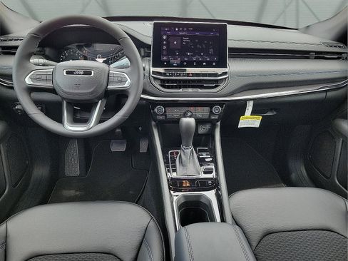 New 2026 Jeep Compass Latitude AWD/4WD image 9
