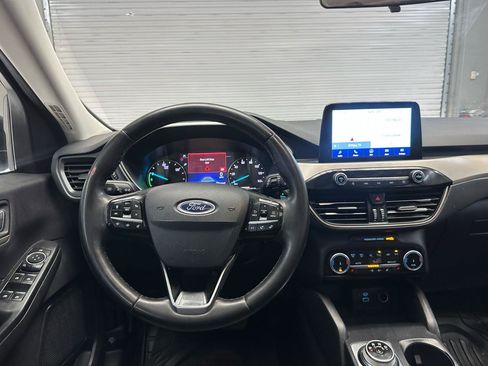 Used 2022 Ford Escape SE w/ SE Sport Appearance Package FWD image 12