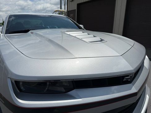 Used 2015 Chevrolet Camaro SS w/ Commemorative Special Edition RWD image 21