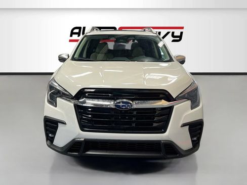 Used 2023 Subaru Ascent Limited w/ Technology Package AWD/4WD image 2