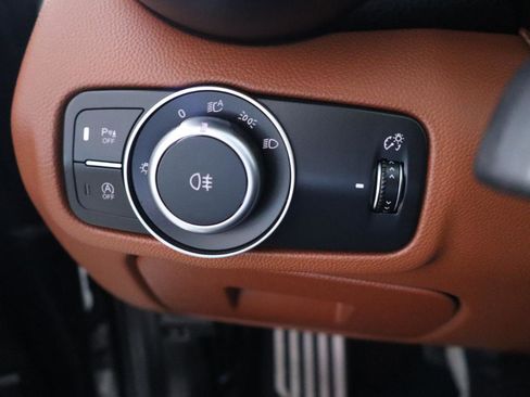 Used 2019 Alfa Romeo Giulia Ti Sport w/ Quick Order Package 22U Sport image 27