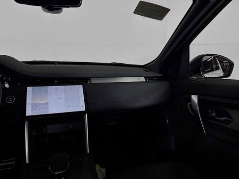 New 2026 Land Rover Discovery Sport Landmark image 30