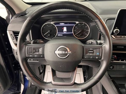 Used 2025 Nissan Rogue SV AWD/4WD image 37