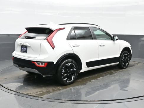 Used 2023 Kia Niro Wind w/ Wind Preserve Package image 6