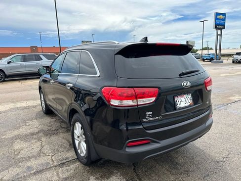 Used 2016 Kia Sorento AWD image 4