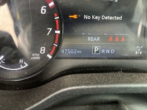 Used 2024 Nissan Titan PRO-4X w/ Pro-4x Convenience Package AWD/4WD image 5